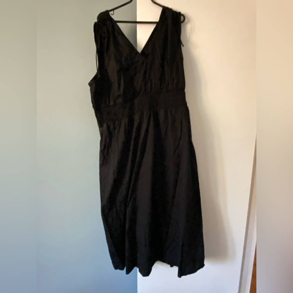 Elegant Black Sleeveless Dress